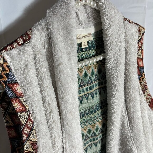 Hem & Thread Soft Sherpa Colorful Tapestry Vest Women’s Size Medium - Picture 4 of 9